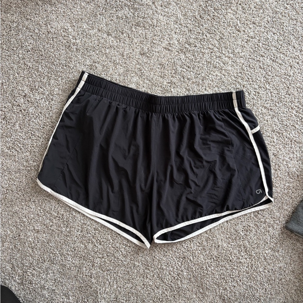 Gap women’s XL nylon shorts, 4 in inseam